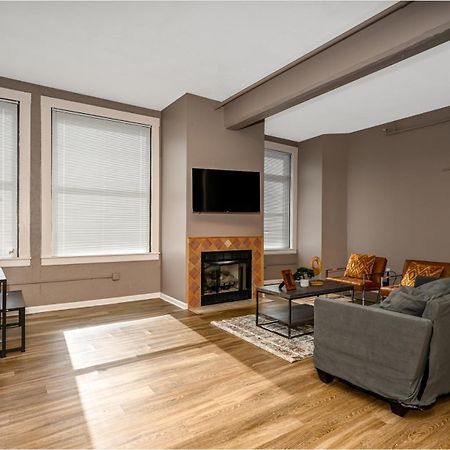 2 Bath Prkg+Gym+Sauna Perk Plaza +30 Day Cleveland Zewnętrze zdjęcie