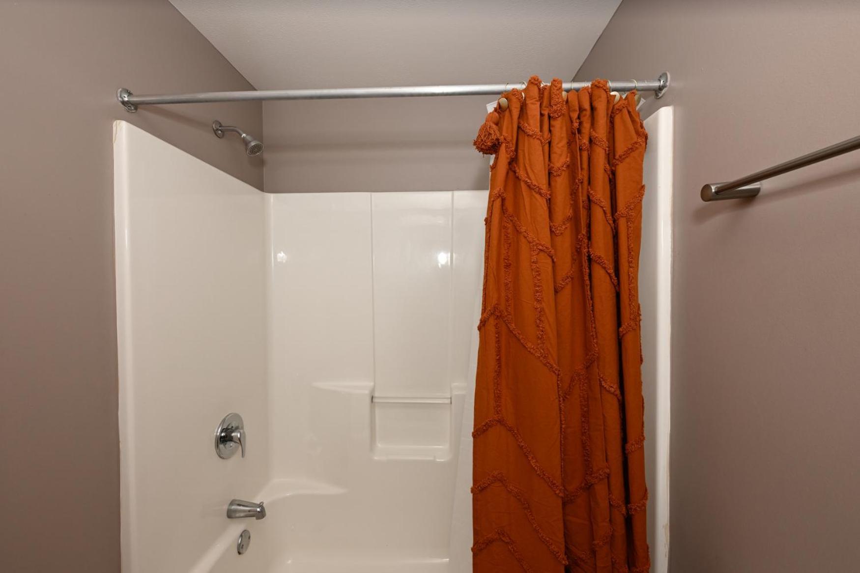 2 Bath Prkg+Gym+Sauna Perk Plaza +30 Day Cleveland Zewnętrze zdjęcie