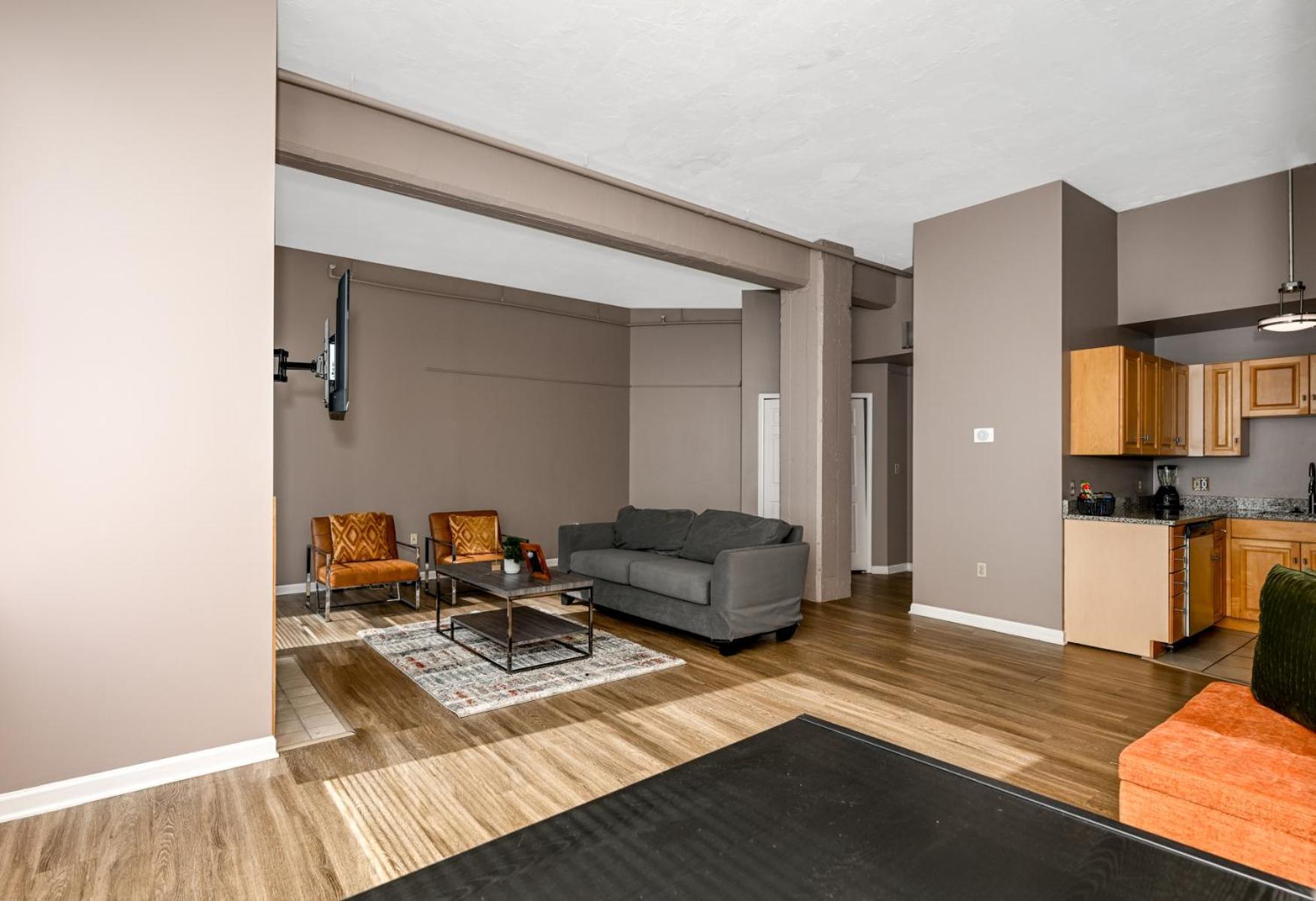 2 Bath Prkg+Gym+Sauna Perk Plaza +30 Day Cleveland Zewnętrze zdjęcie